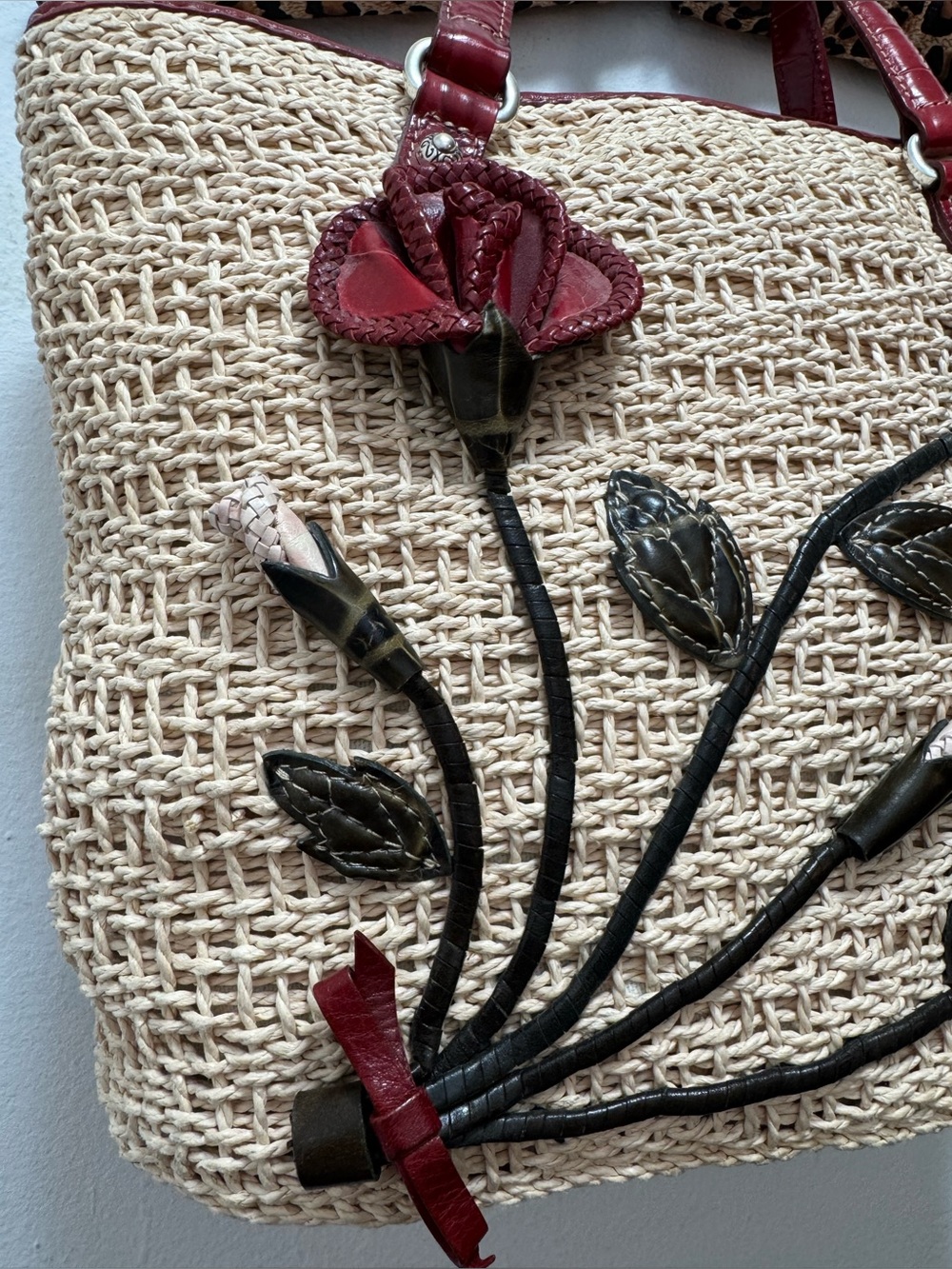 BRIGHTON Beverly Straw Floral Handbag/Tote Deep Red Leather Bag Heart Detail - Picture 4 of 10